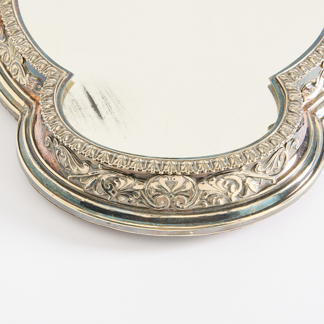 BORDSPLATEAU. Elkington & Co, Birmingham, 1800-talets andra hälft. Signerad.