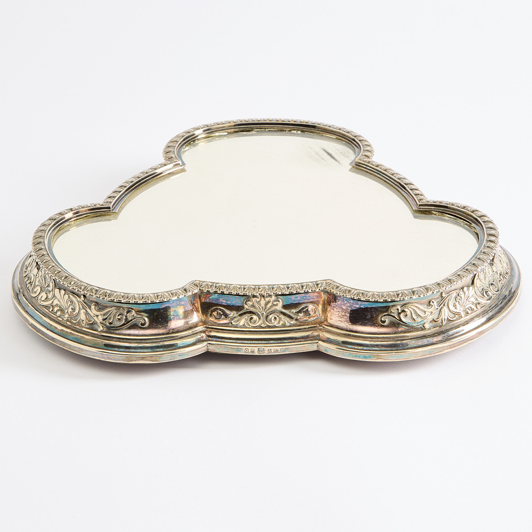 BORDSPLATEAU. Elkington & Co, Birmingham, 1800-talets andra hälft. Signerad.