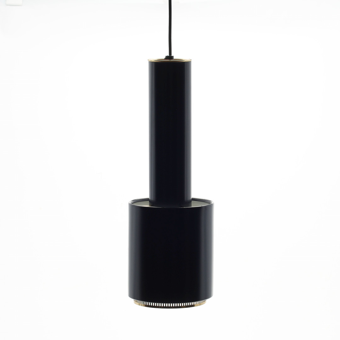ALVAR AALTO. Takpendel, modell A110, Artek, 2000-tal. Etikettmärkt.