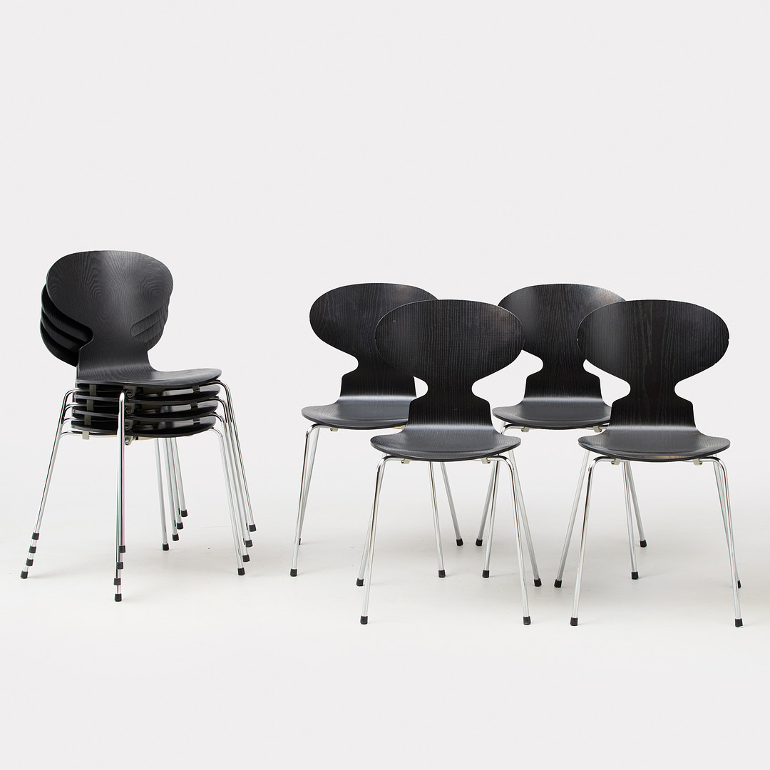 ARNE JACOBSEN. Stolar, 8 stycken, "Myran", för Fritz Hansen, Danmark 2006.