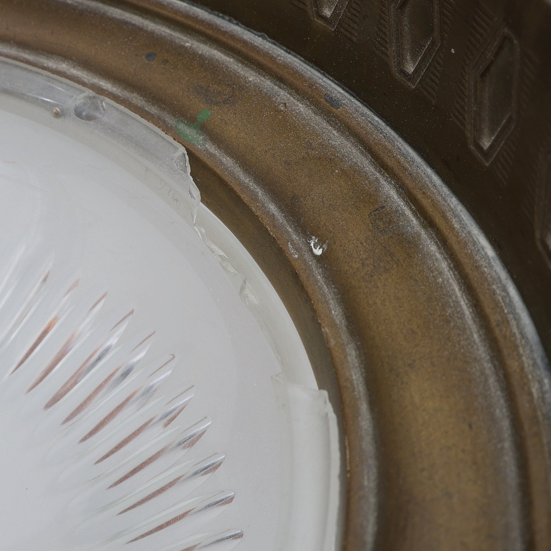 TAKLAMPA. Jugendstil, mässing/glas, med lejonmaskaroner.