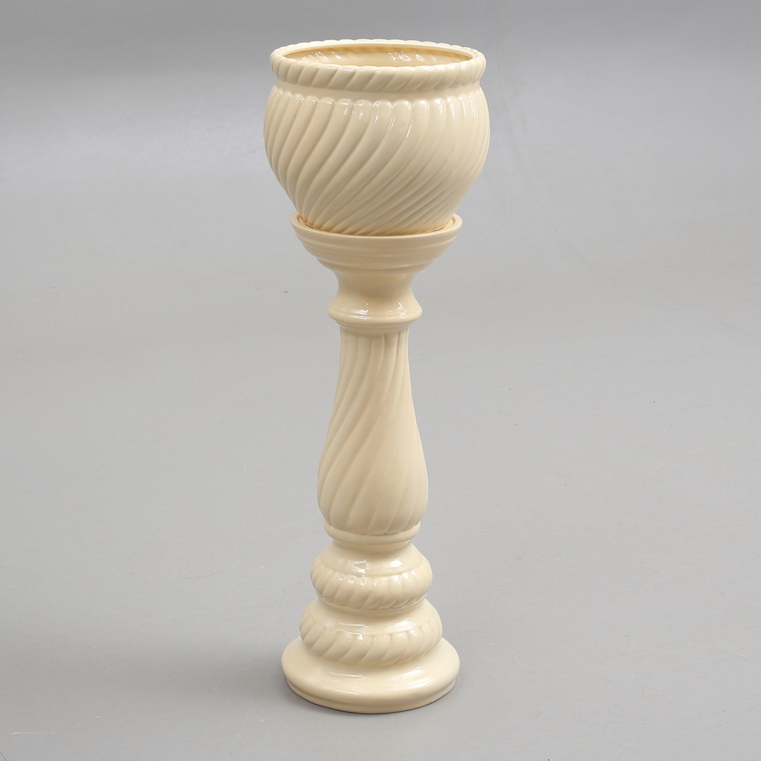PIEDESTAL MED YTTERFODER, porslin, 1900/2000-tal.