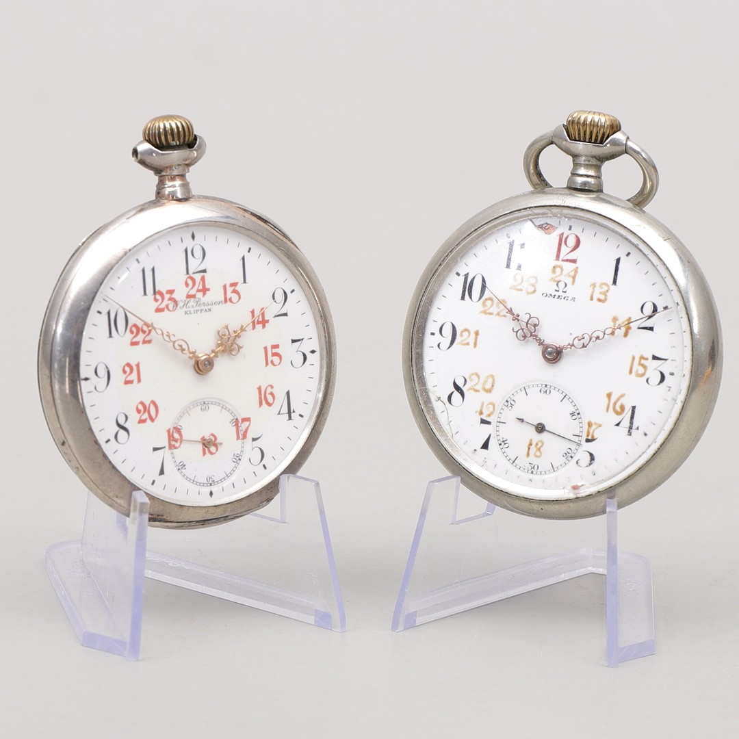 FICKUR, 2 st, bla silver, 1900-talets första hälft.