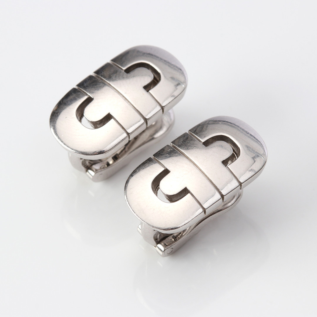 BULGARI, ÖRHÄNGEN "PARENTESI", ETT PAR. 18k vitguld, vikt ca 12,6 gram.