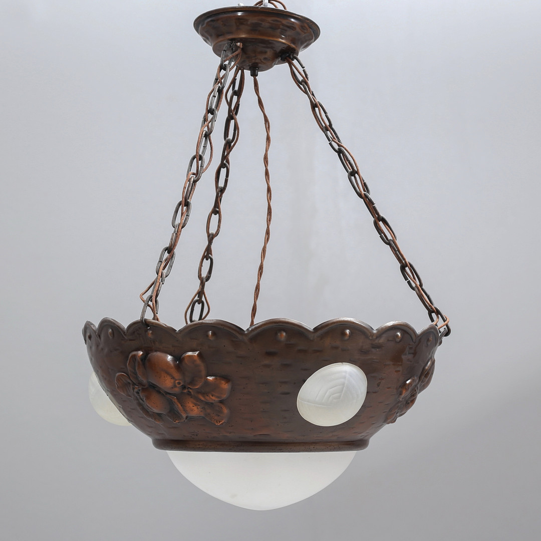 TAKLAMPA, koppar/glas, jugend, 1900-talets första hälft.