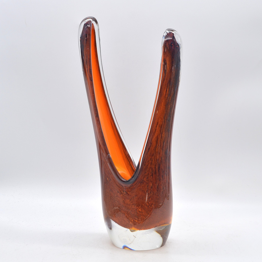 FLAVIO POLI. SKULPTURALE MURANO GLAS VASE, MEHRFACHES STUDIOGLAS, HANDGEMACHT, ITALIEN, SPÄTES 20. JAHRHUNDERT.