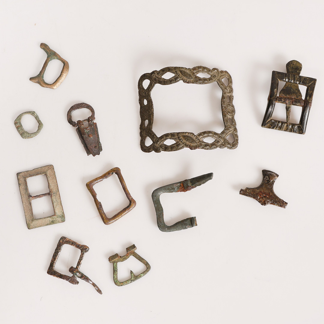 ARTEFACTS; A COLLECTION OF MEDIEVAL & LATER BUCKLES (11).