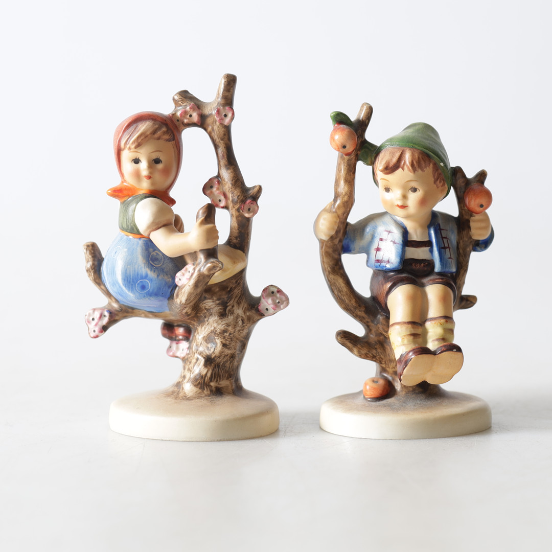 FIGURINER, 2 st. Porslin, M.J Hummel, 1900-tal.