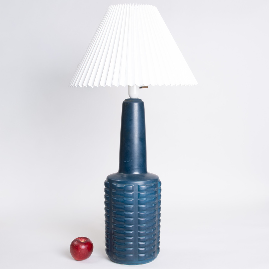 EINAR JOHANSEN. (1906-80). Stor bordlampe for Søholm Stentøj. Danmark, 1950/60'erne.