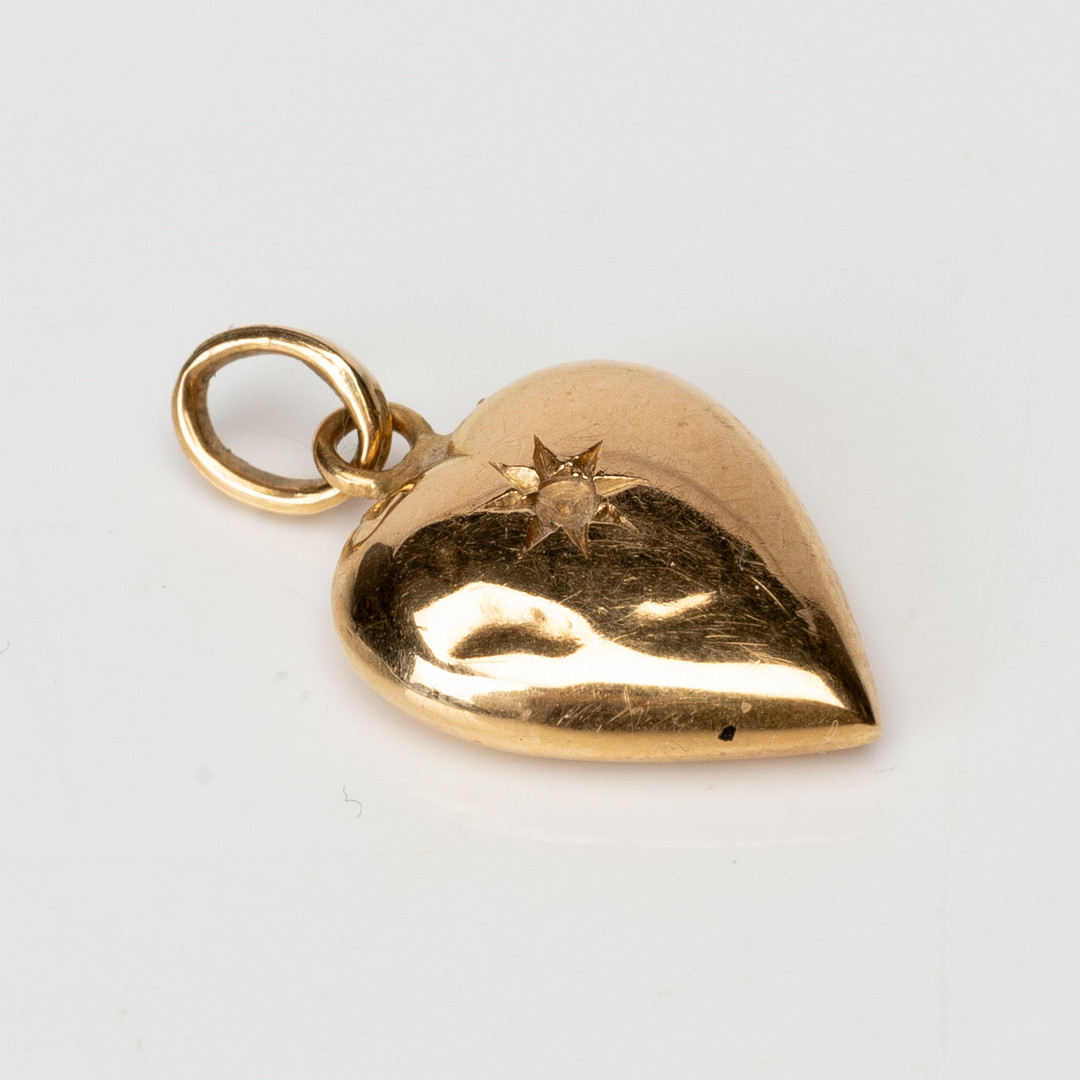 HÄNGE, guld, 18K, hjärta, Guldvaruaktiebolaget G. Dahlgren & Co Ab, Malmö, 1943.