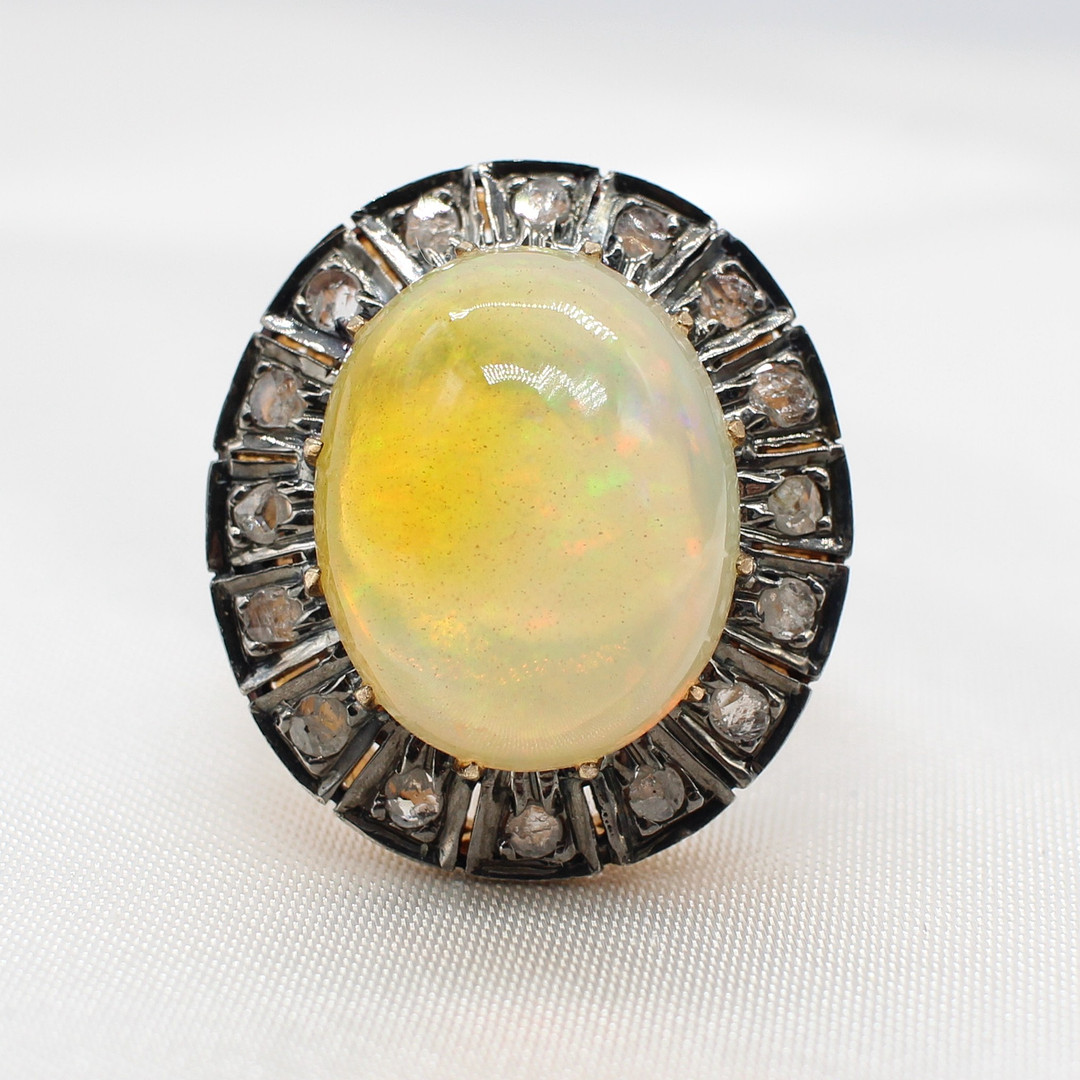 OPAL & DIAMOND RING.