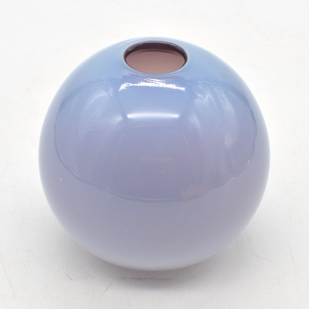 FLAVIO POLI. ZUGESCHRIEBEN. FÜR SEGUSO VETRI D ART, DESIGNER VASE, OPALGLAS, RUNDE FORM, ITALIEN, UM 1940.