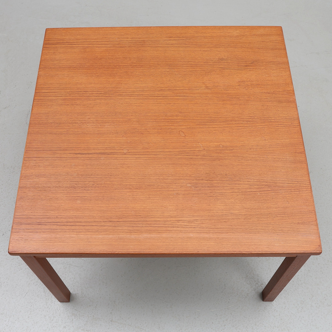 SOFFBORD. Teak.