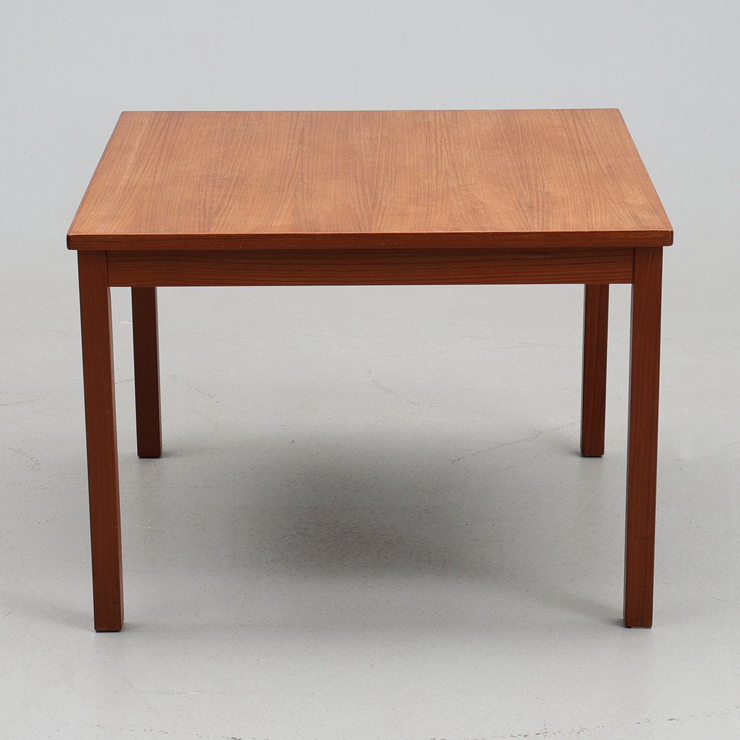 SOFFBORD. Teak.