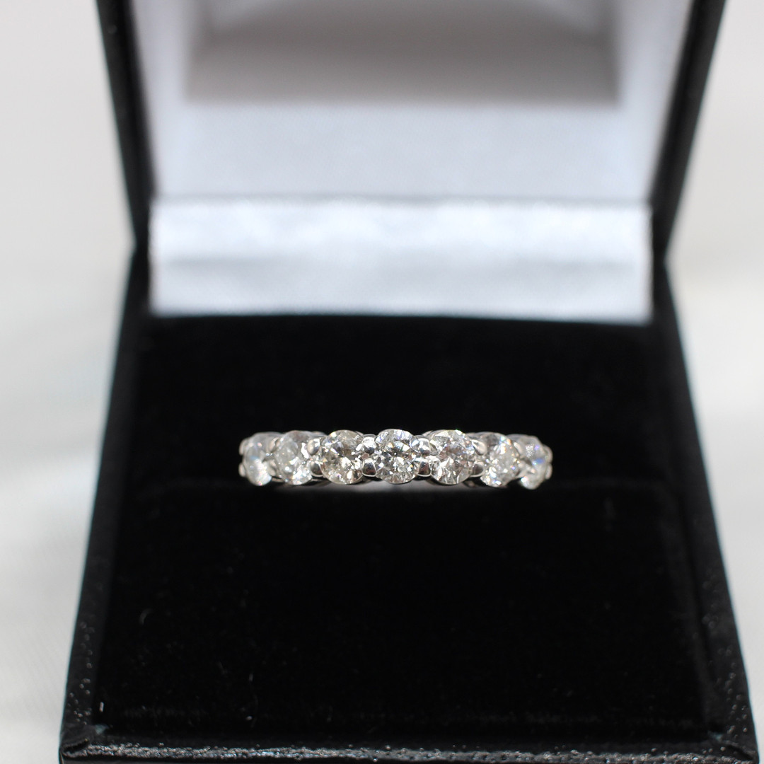 1CT DIAMOND 7 STONE RING.
