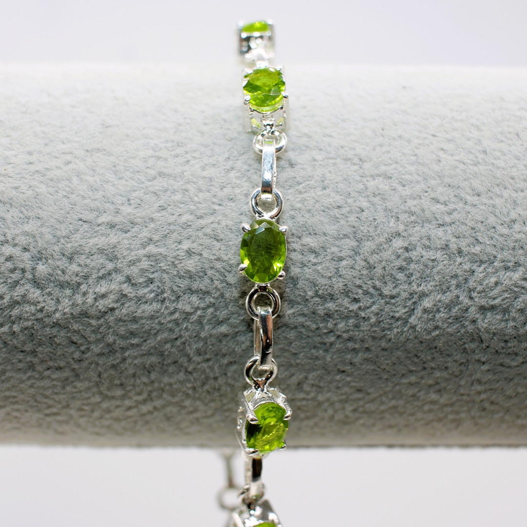 PERIDOT SET SILVER DRESS BRACELET.