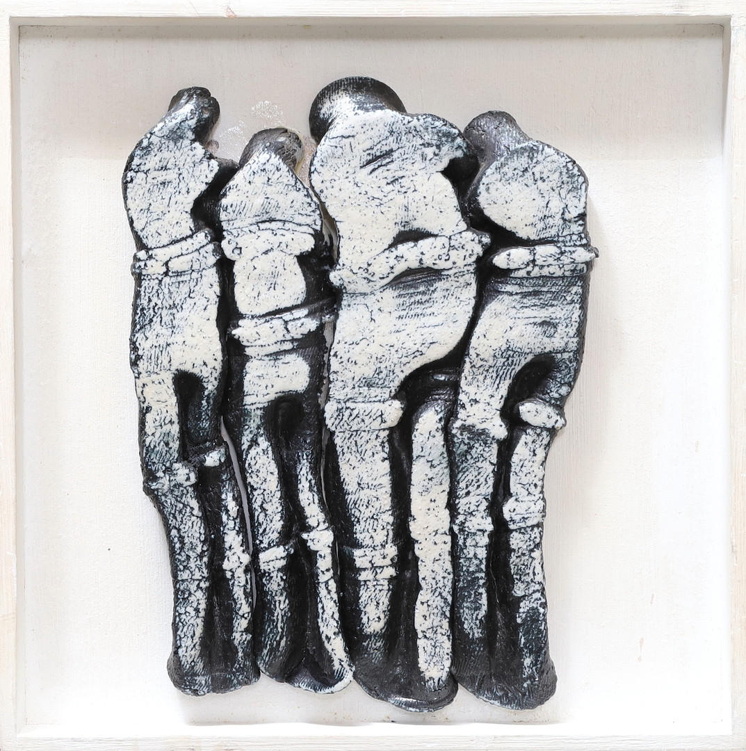 ULLA VIOTTI. Relief, stengods, osignerad.