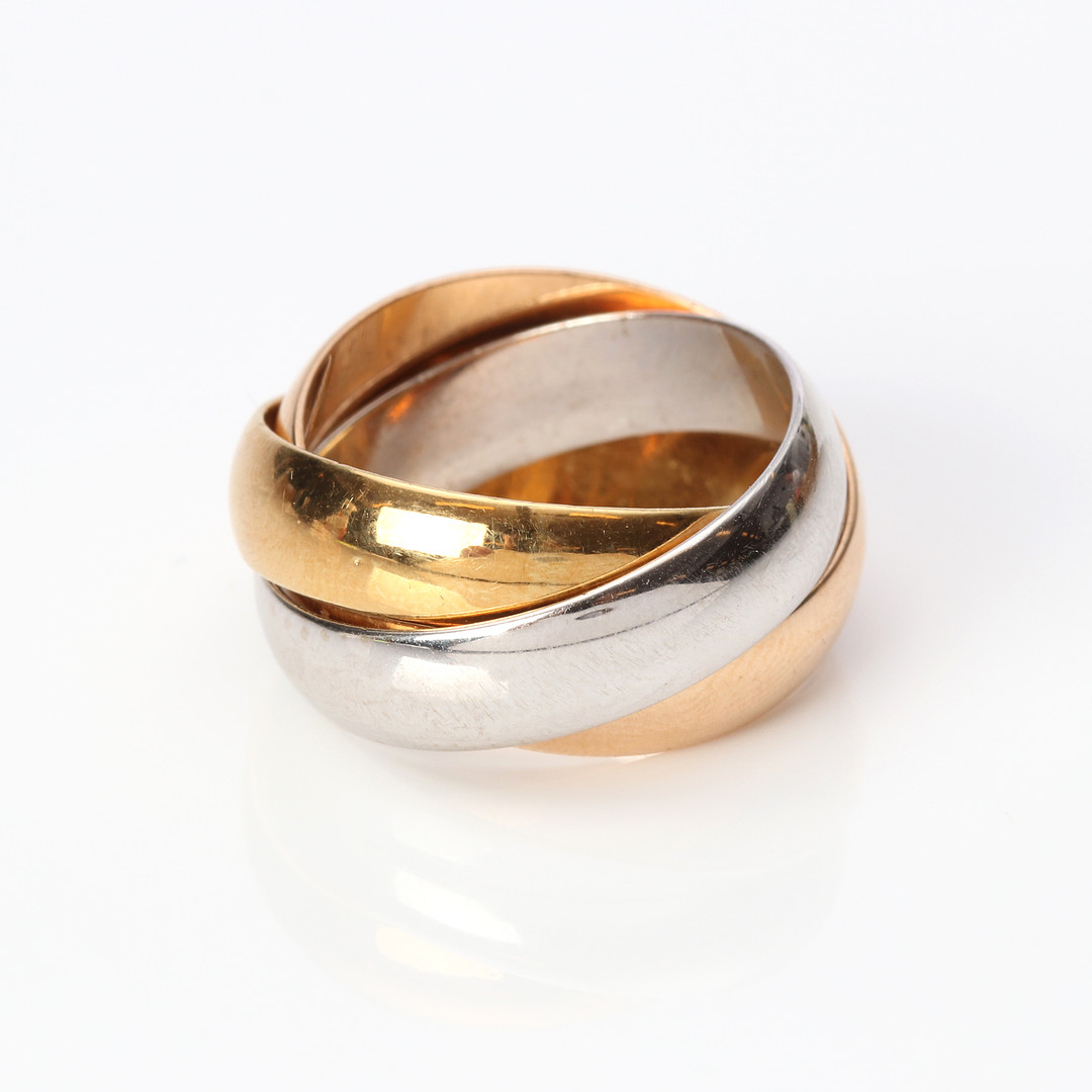 CARTIER, "TRINITY" RING. 18k trefärgat guld i extra stor modell, vikt ca 14,1 gram.