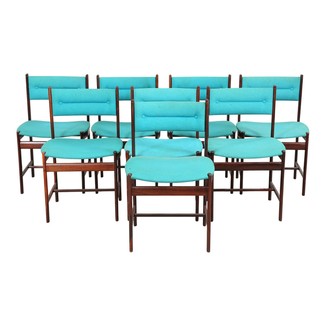 DANSK DESIGN. Et sæt på otte stole af palisander, 1960'erne (8).