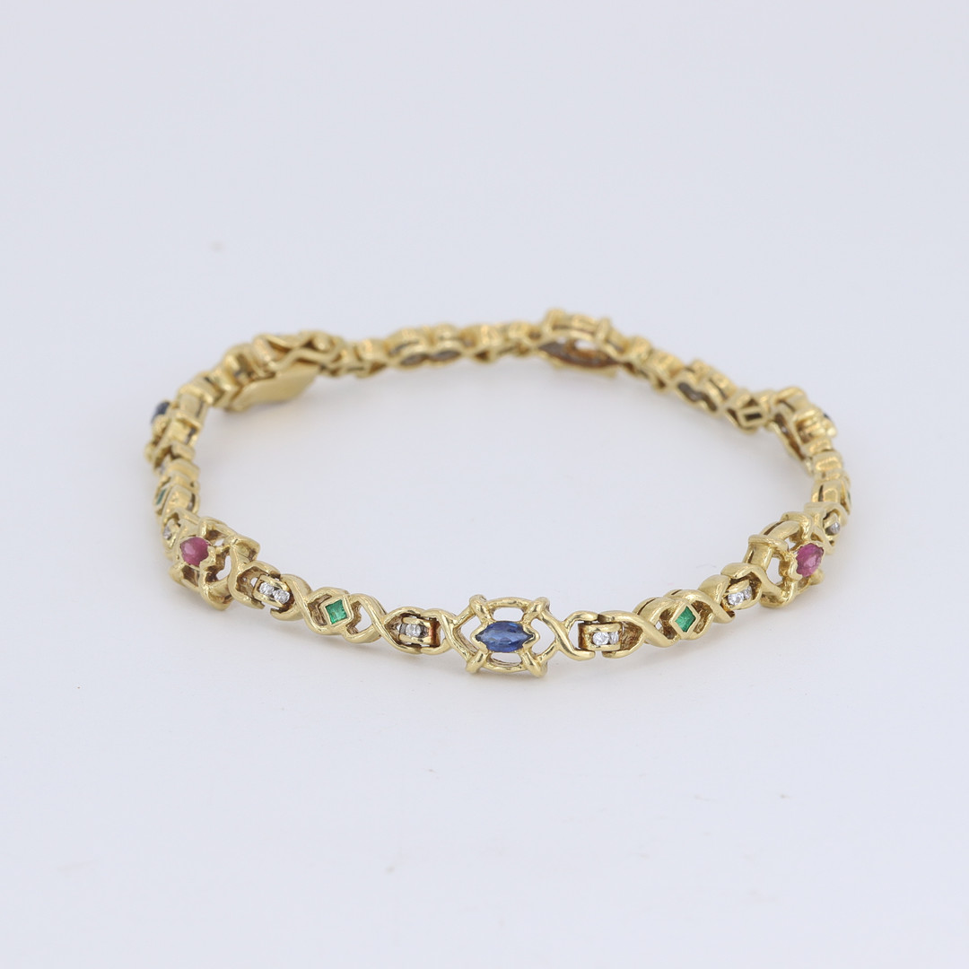 18CT DIAMOND SET BRACELET.