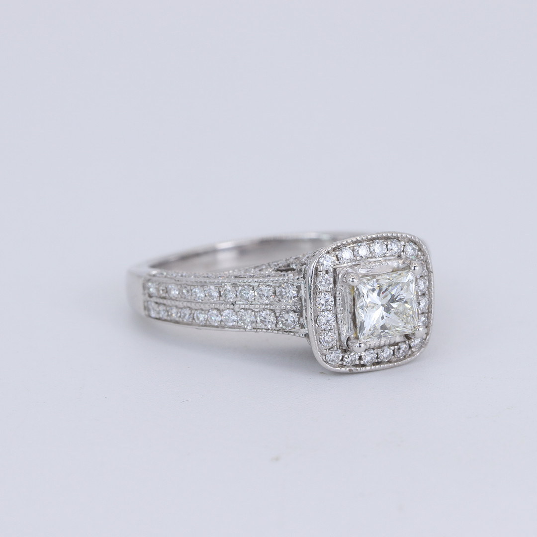 14CT DIAMOND (1.44 CT) RING.