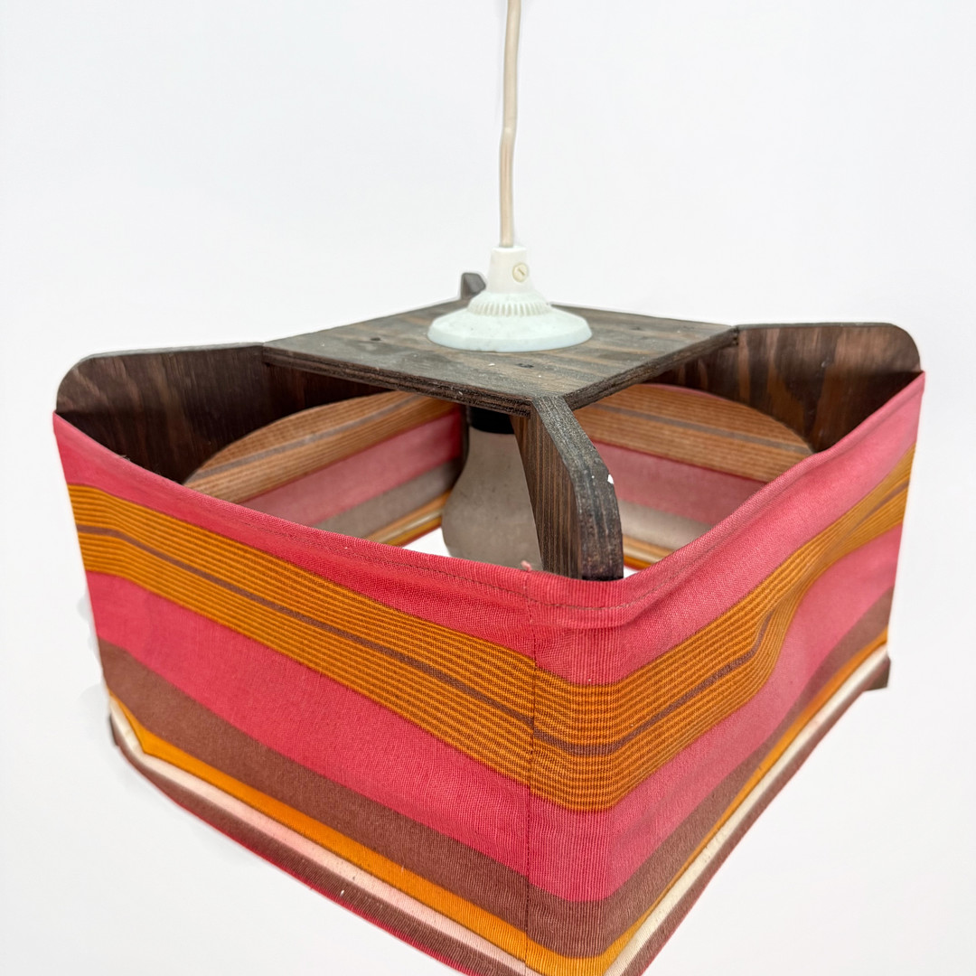 TAKLAMPA - Trä och textil, 1970-tal.