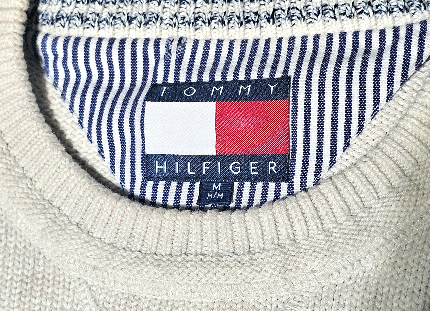 TOMMY HILFIGER. Jersey de algodón color marfil. Talla M.