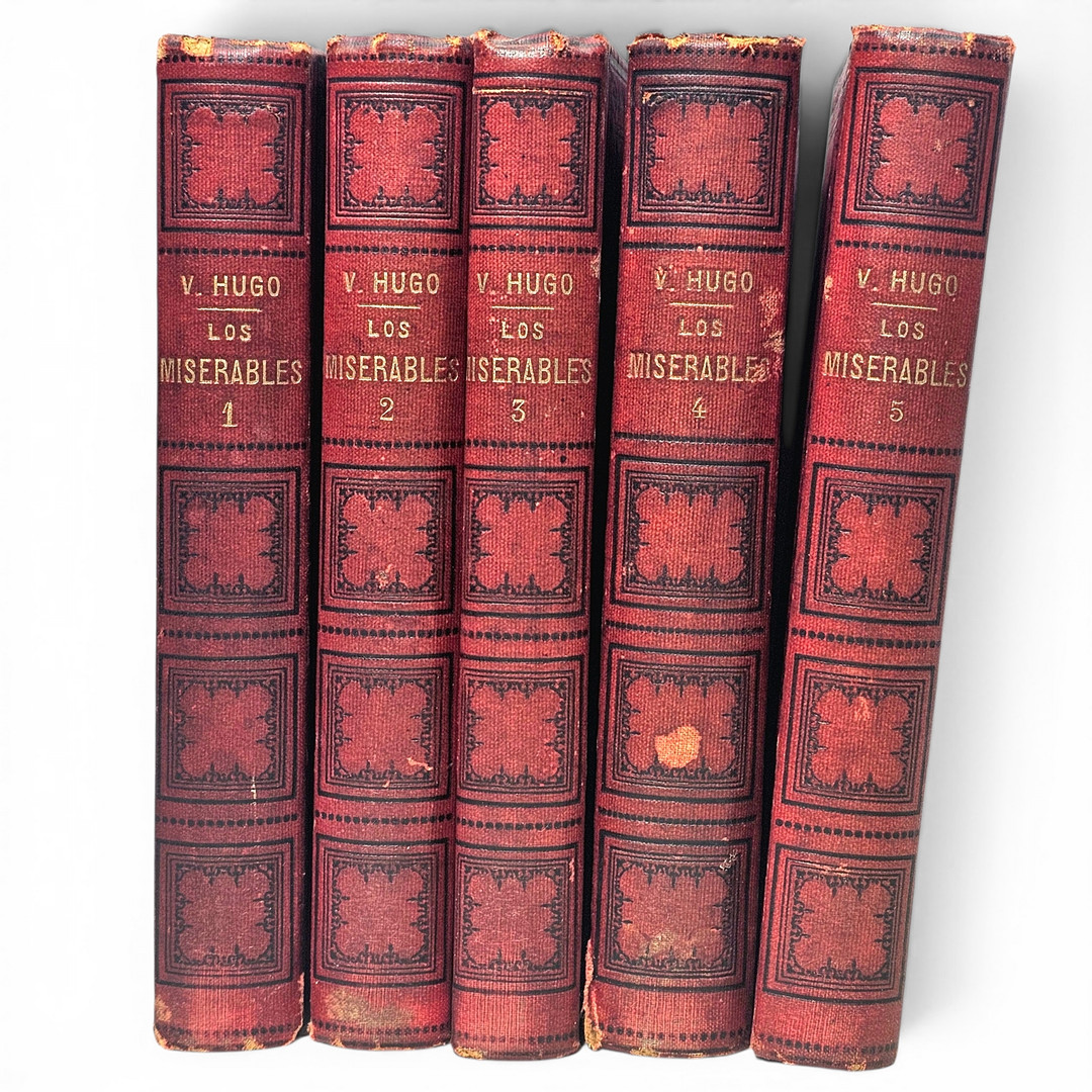 Los miserables de Victor Hugo, edición de París, Francisco Brachet. Cinco tomos.