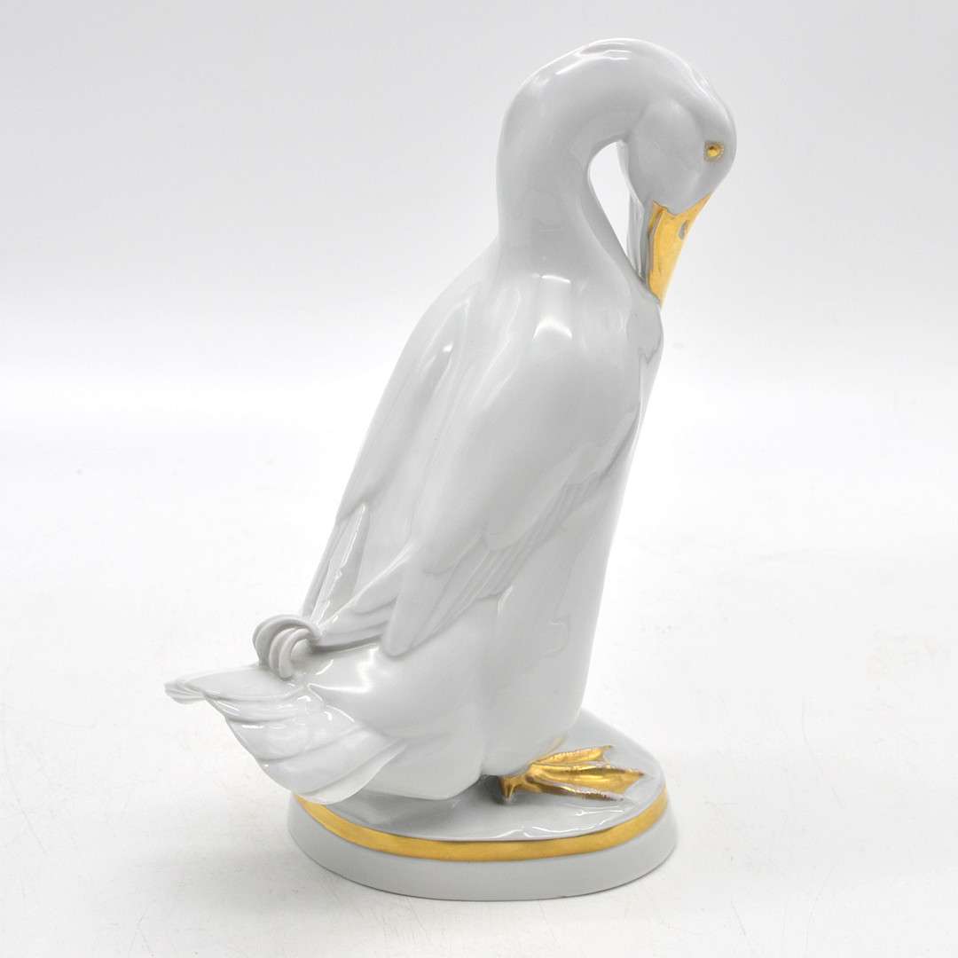 KUNSTPORZELLANE METZLER & ORTLOFF, GANS, MODELLNUMMER: 3160/3, PORZELLANFIGUR MIT GOLDMALEREI, ILMENAU, UM 1920.