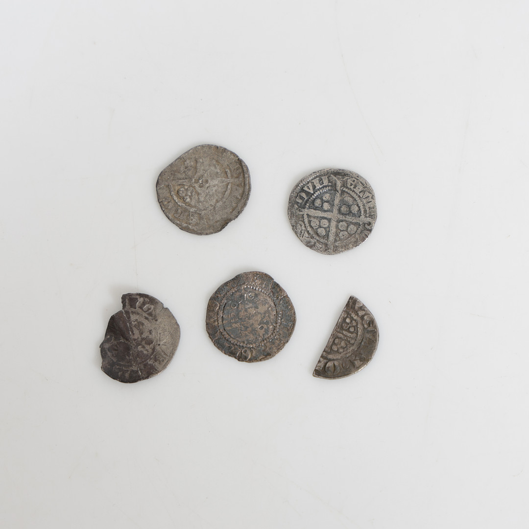 A COLLECTION OF HAMMERED COINS (5).