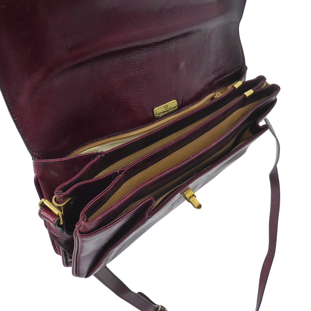 ETIENNE AIGNER LEDER-SCHULTERTASCHE IN BORDEAUXROT.