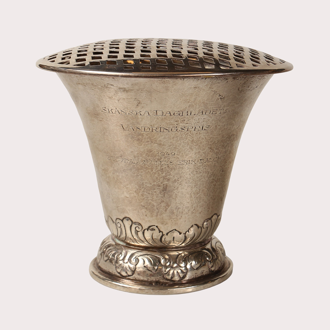 SILVERPOKAL MED BLOMSTERGALLER, 1940- tal.