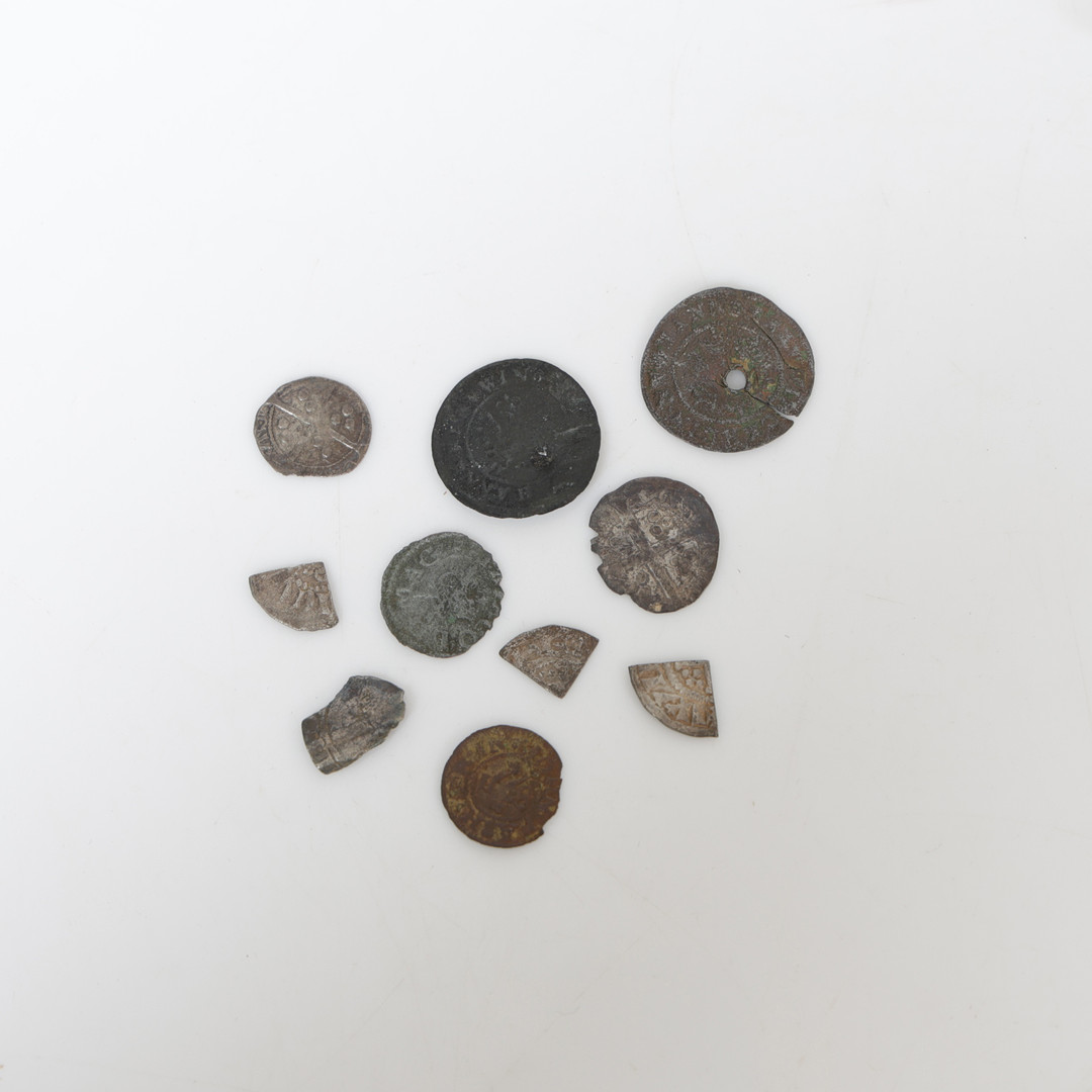 A COLLECTION OF MEDIEVAL HAMMERED COINS (10).