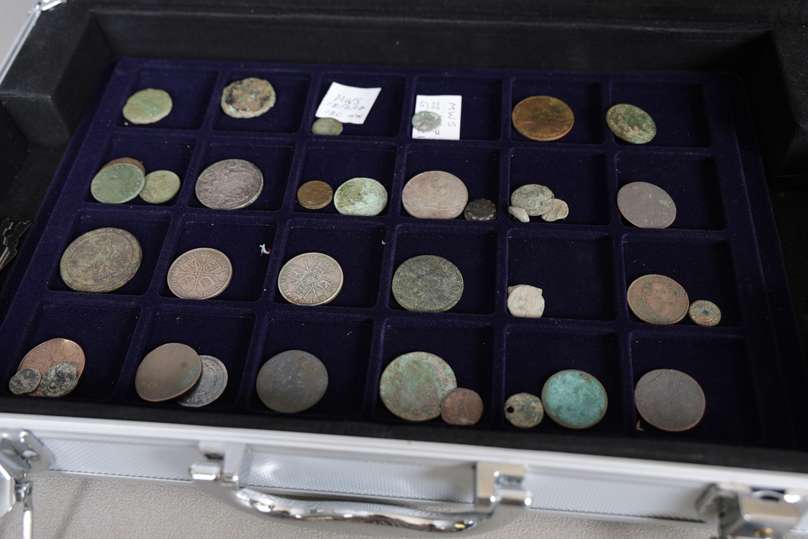 A COLLECTION OF COINS (QTY).