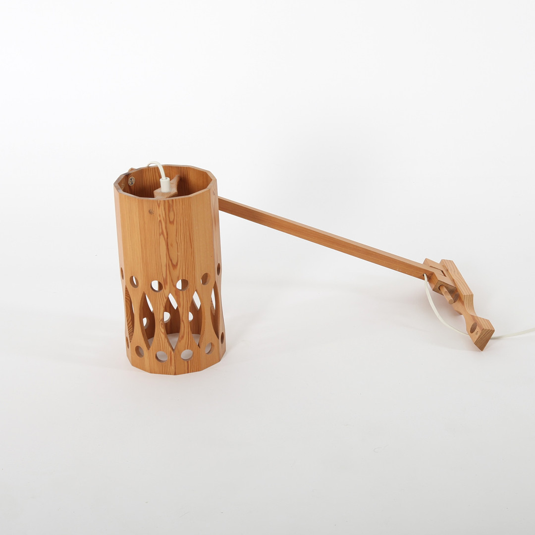VÄGGLAMPA, furu, Sverige 1900-talets andra hälft.