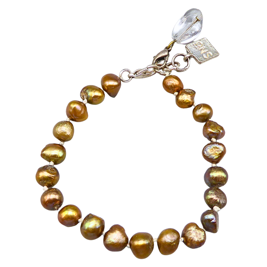 SNÖ OF SWEDEN PERLENARMBAND MIT METALLVERSCHLUSS UND ANHÄNGER.