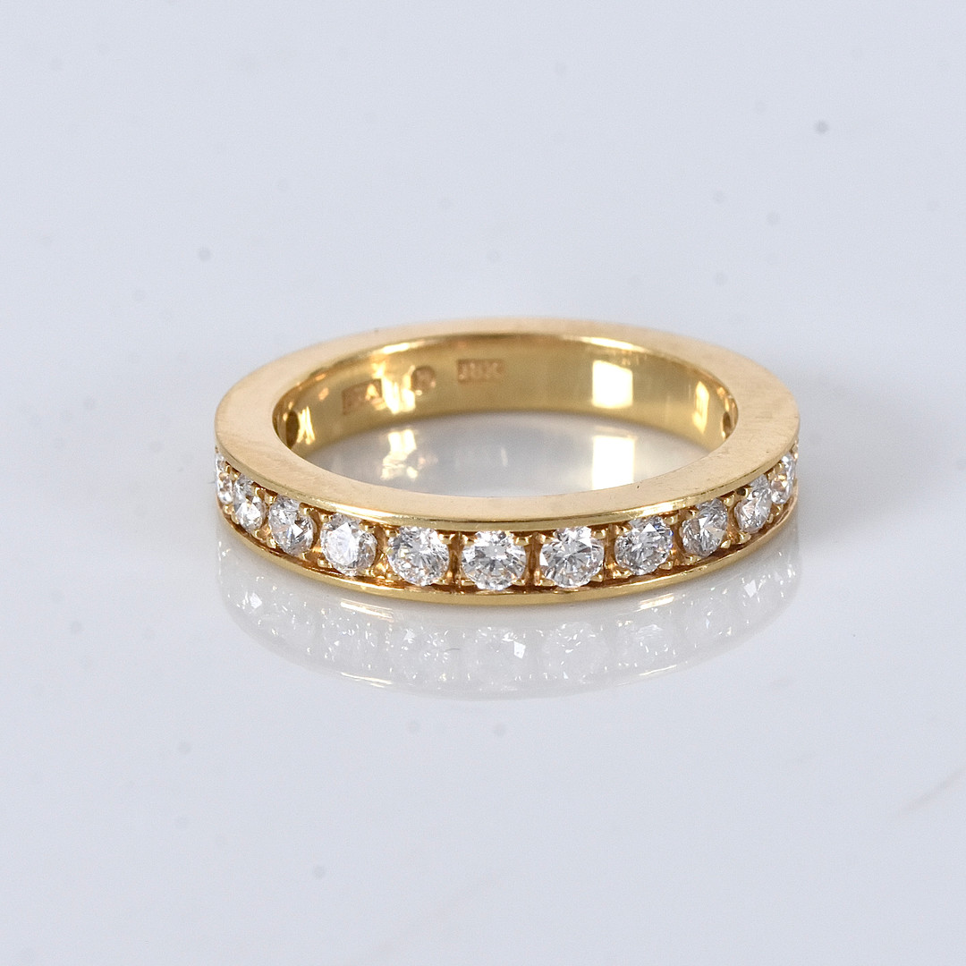 HALVALLIANS, diamanter 0,58ct, 18K.