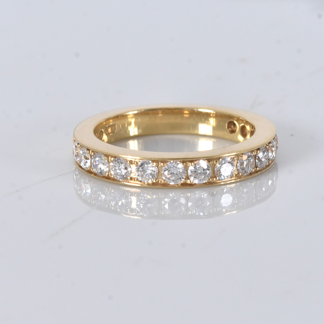HALVALLIANS, diamanter 0,76ct, 18K.