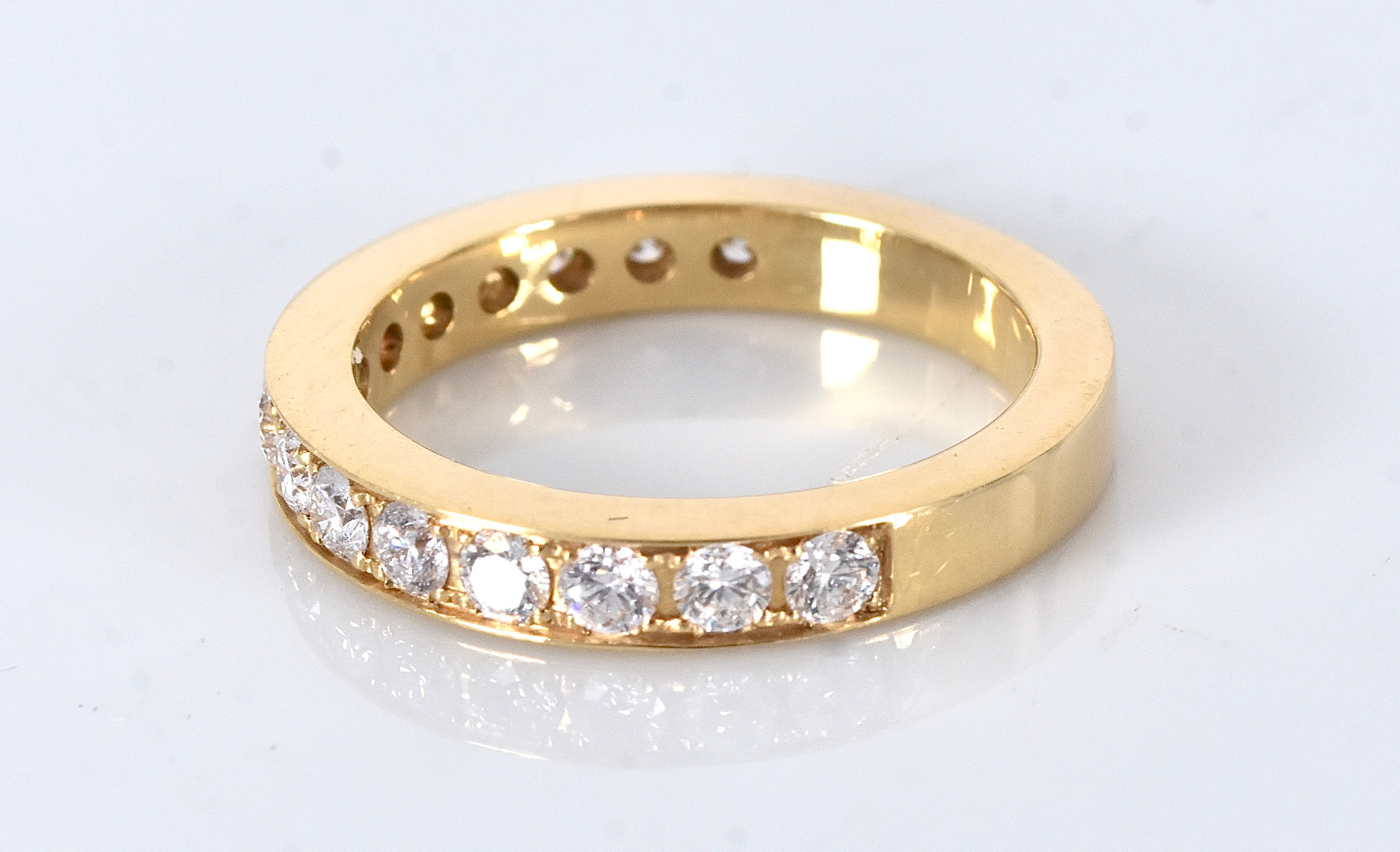 HALVALLIANS, diamanter 0,76ct, 18K.