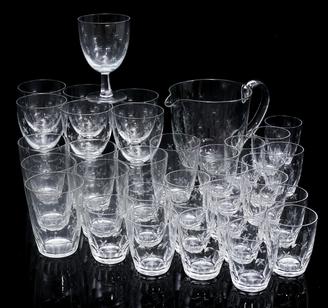GLASSERVIS, 34 delar, slipad dekor, möjligen Orrefors.