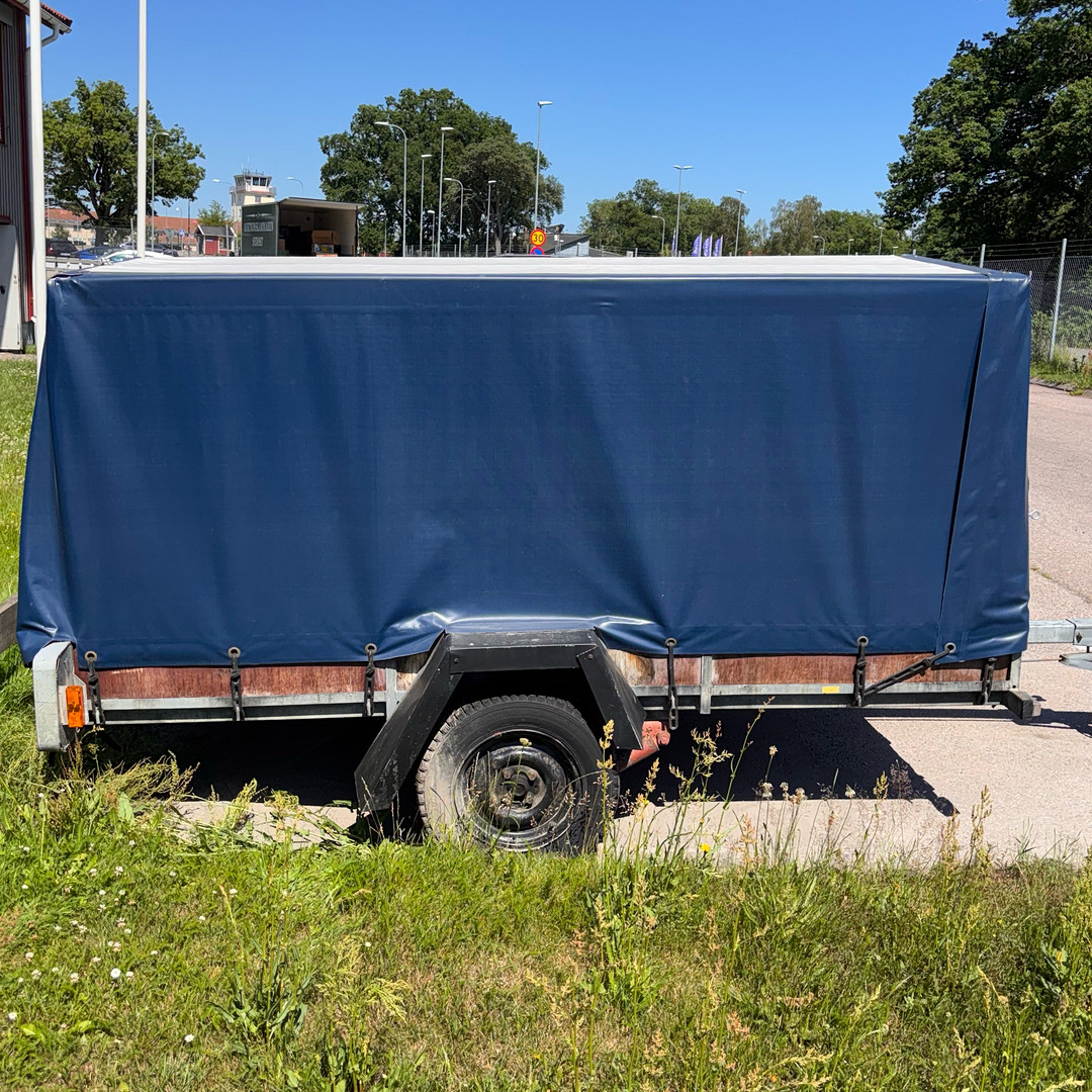 SLÄPVAGN MED KAPELL, BR FRANSSON 80 176 280L, ÅRSMODELL 1979.