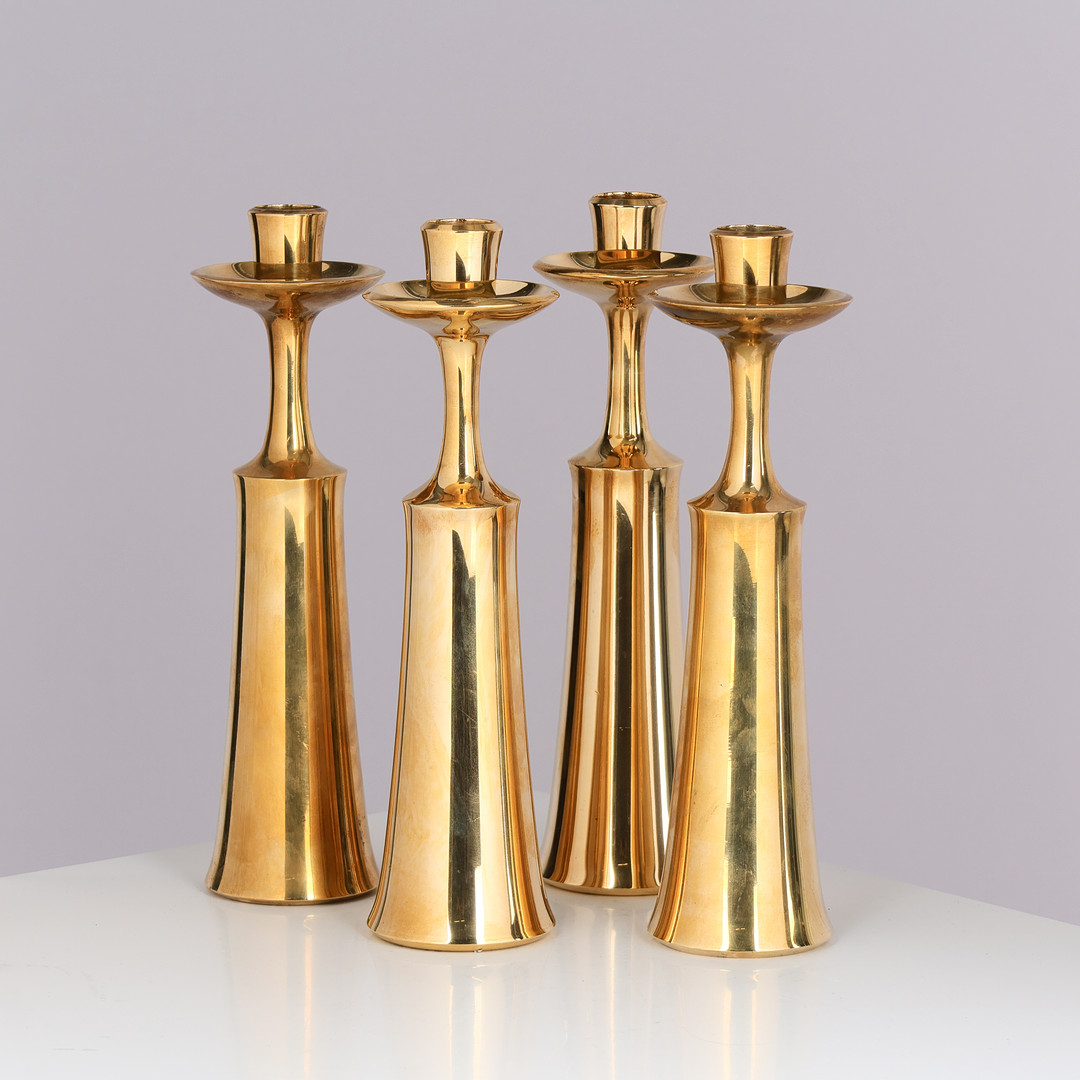 JENS HARALD QUISTGAARD (1919-2008). Sæt af fire lysestager af messing, Dansk Designs, model 853, Danmark, formgivet i 1956, (4).