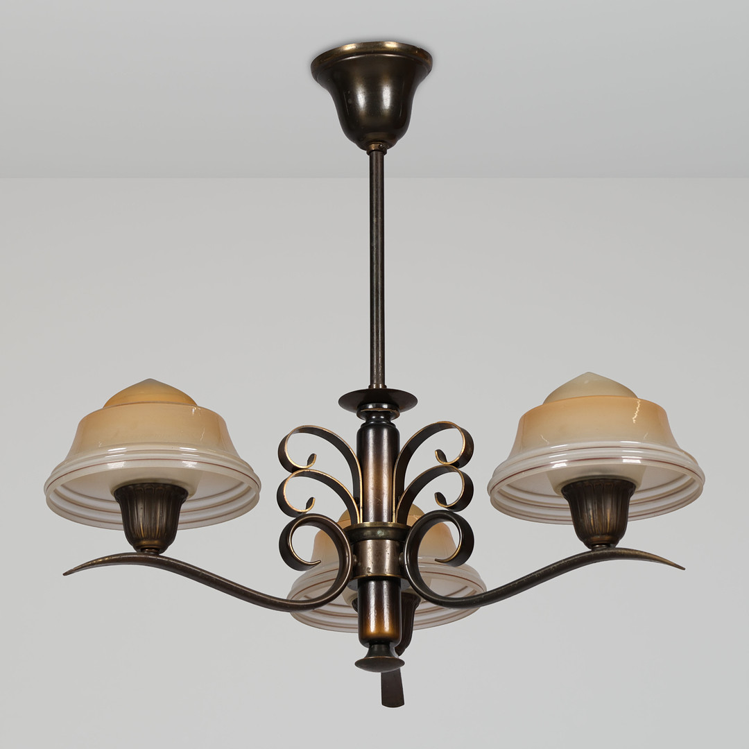Loftspendel af bruneret messing med glasskærme, Art Deco, 1900-tallets første halvdel.