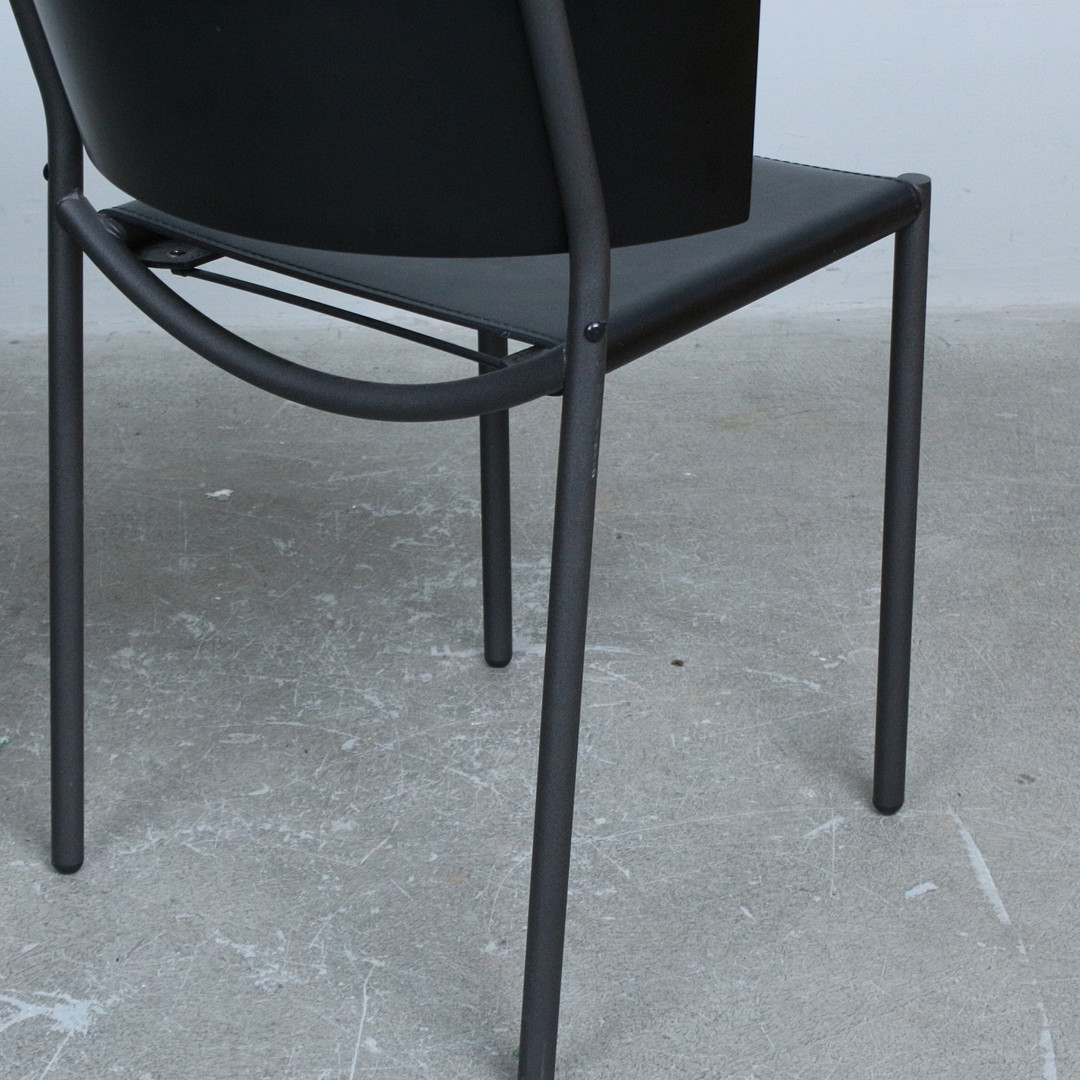 PHILIPPE STARCK. für XO Design. Paar Esszimmerstuhl 'Lila Hunter', Frankreich, 1985.