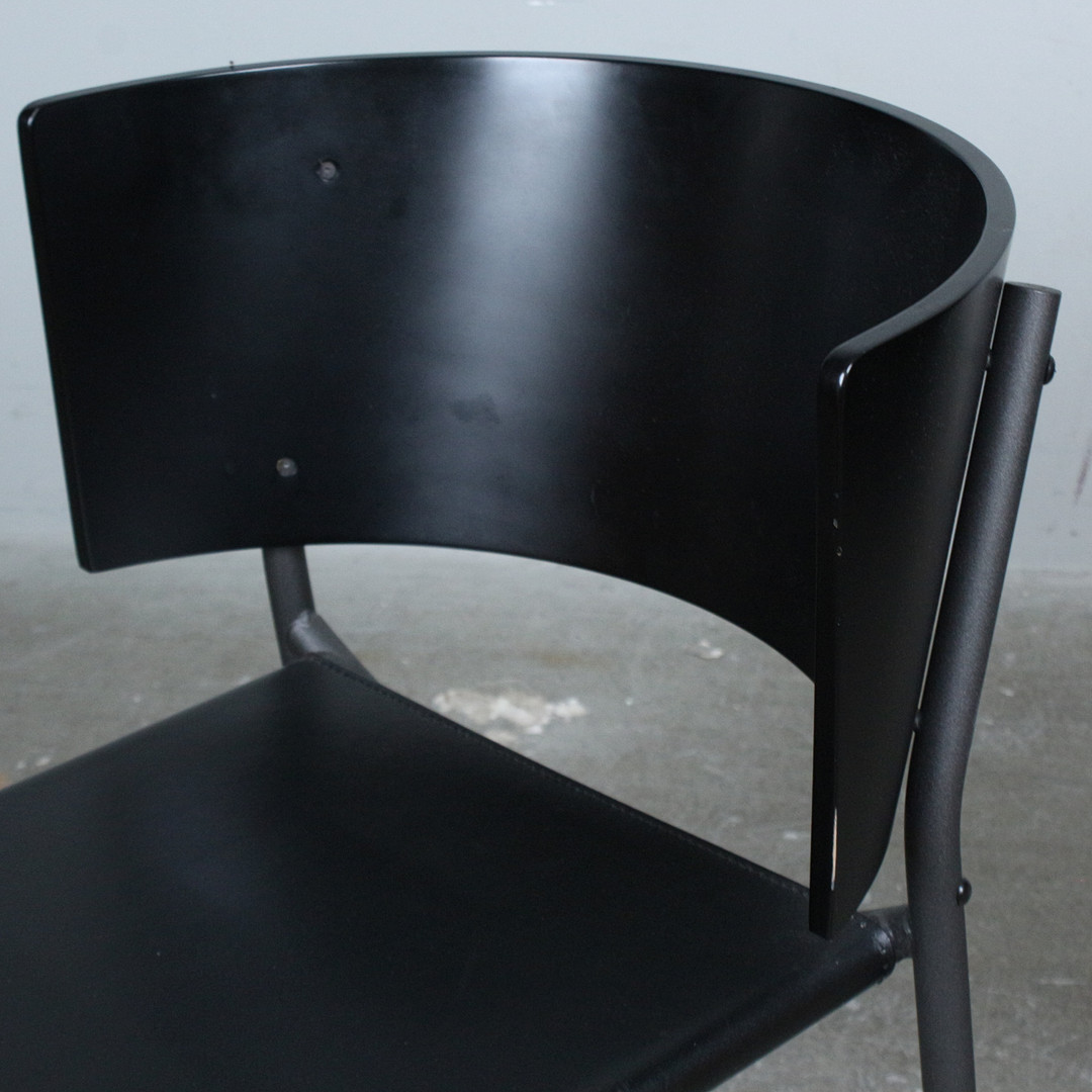 PHILIPPE STARCK. für XO Design. Paar Esszimmerstuhl 'Lila Hunter', Frankreich, 1985.