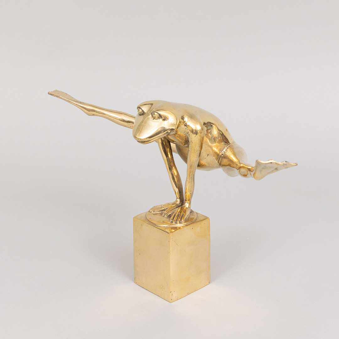 ART PEOPLE GALLERY, SWEDEN. "Look at my legs", guldpatinerad brons, stämplad APG.