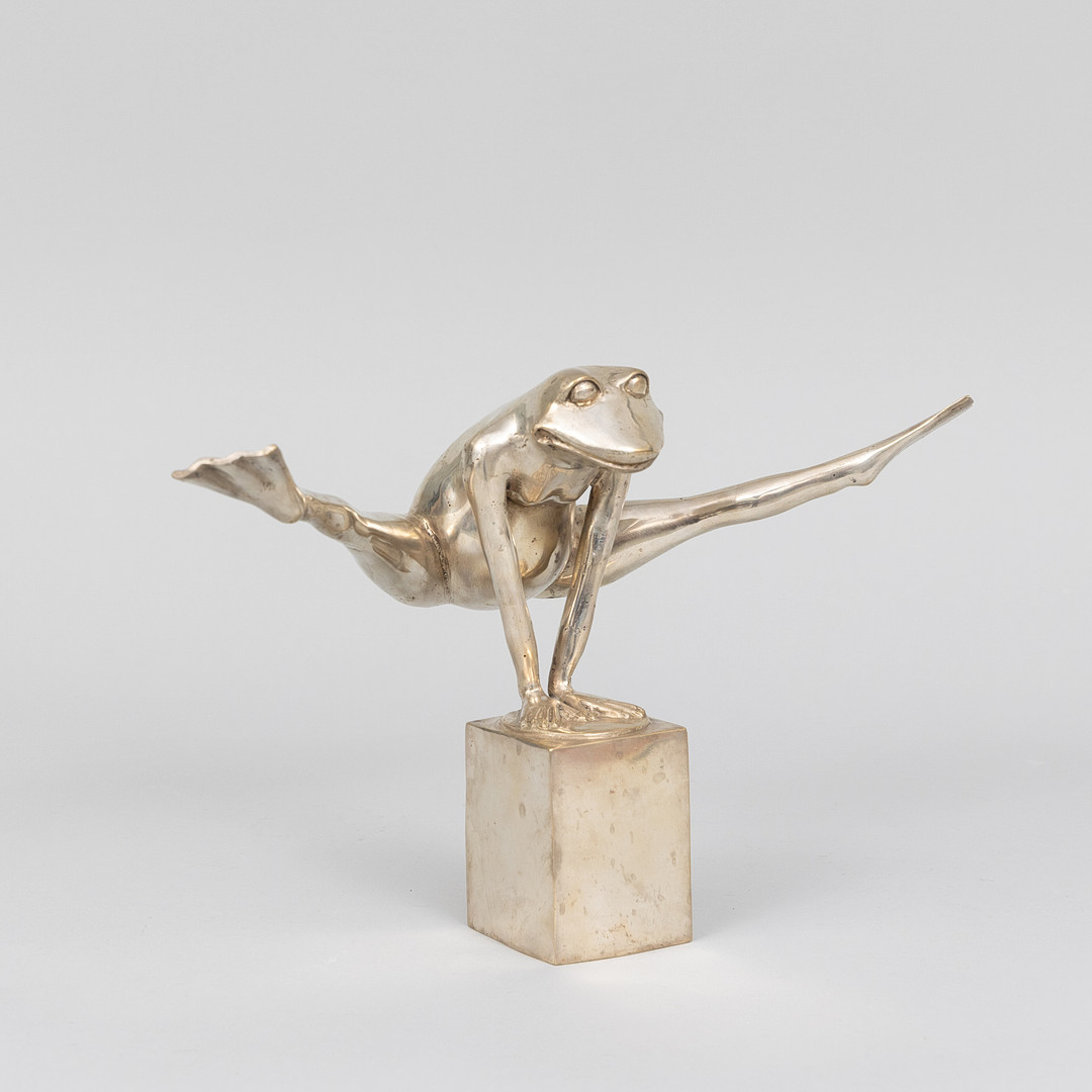 ART PEOPLE GALLERY, SWEDEN. "Look at my legs", silverpatinerad brons, stämplad APG.