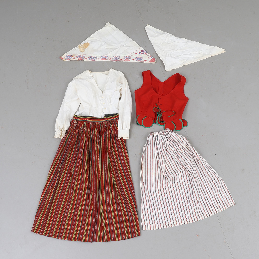 FOLKDRÄKT, 6 delar, Skedevi, Östergötland.