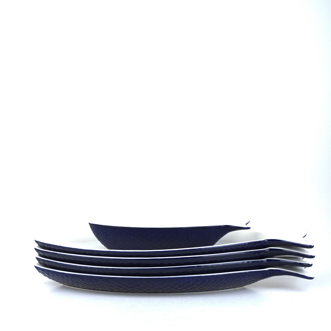 ÅSA LINDBERG. Servisdelar, 5 delar, fiskfat, porslin, Sagaform, 2000-tal.
