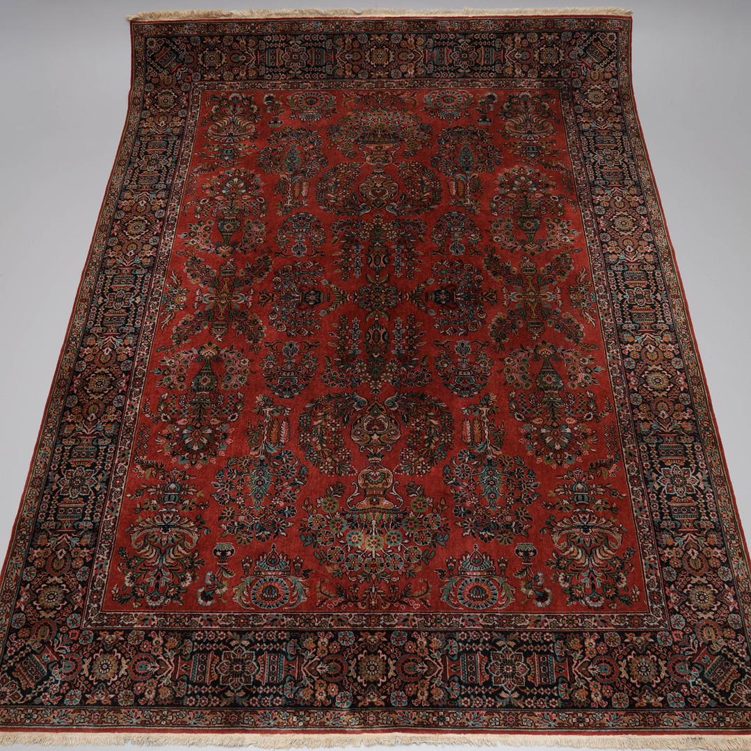 MATTA, persiskt stil, 360 x 272 cm, maskinvävd, Royal Kashan, etikettmärkt The Gulistan, A&M Karagheusian, kring 1900-talets mitt.
